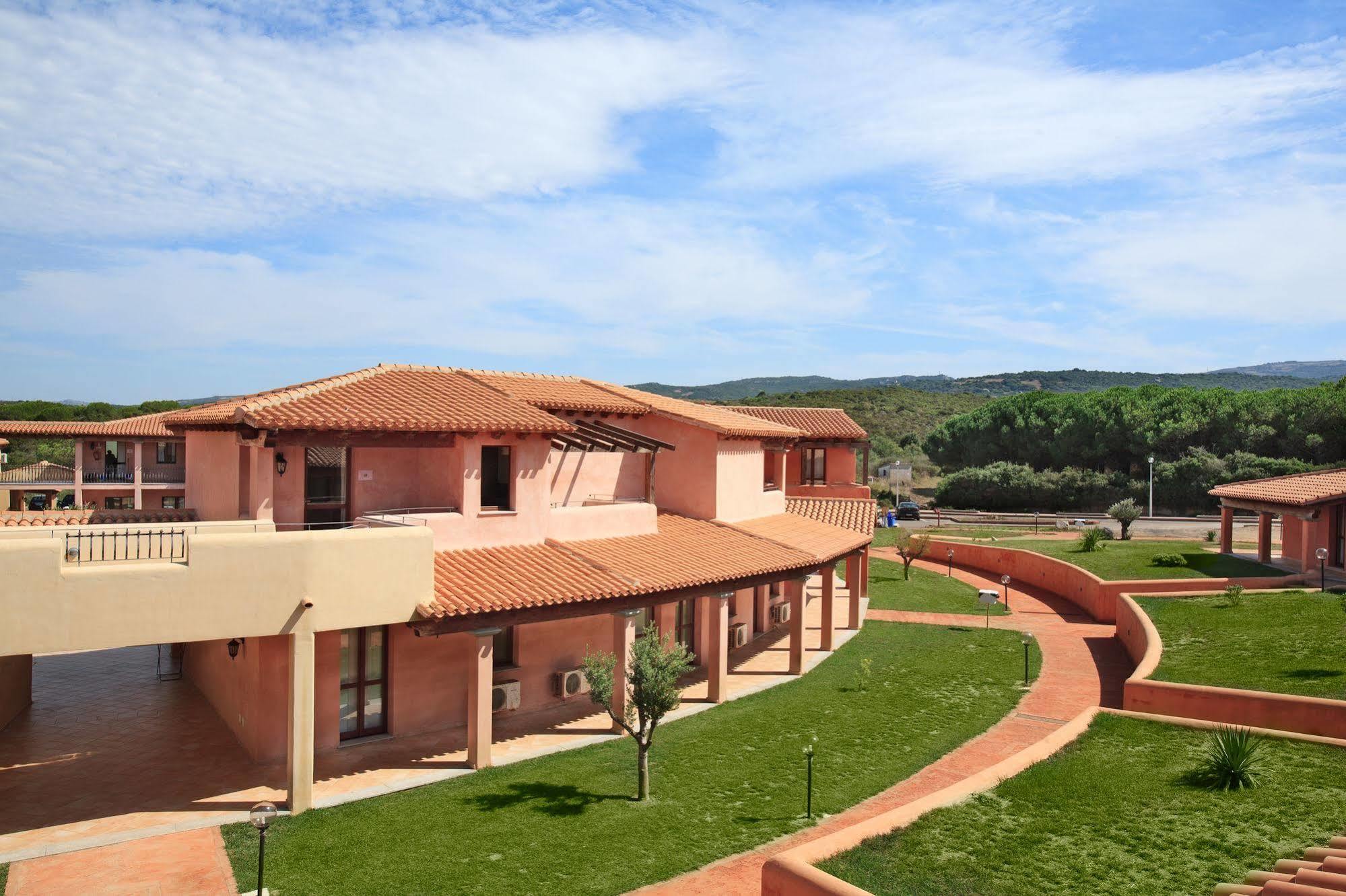 Borgo Dei Pescatori Hotel Aglientu Kültér fotó